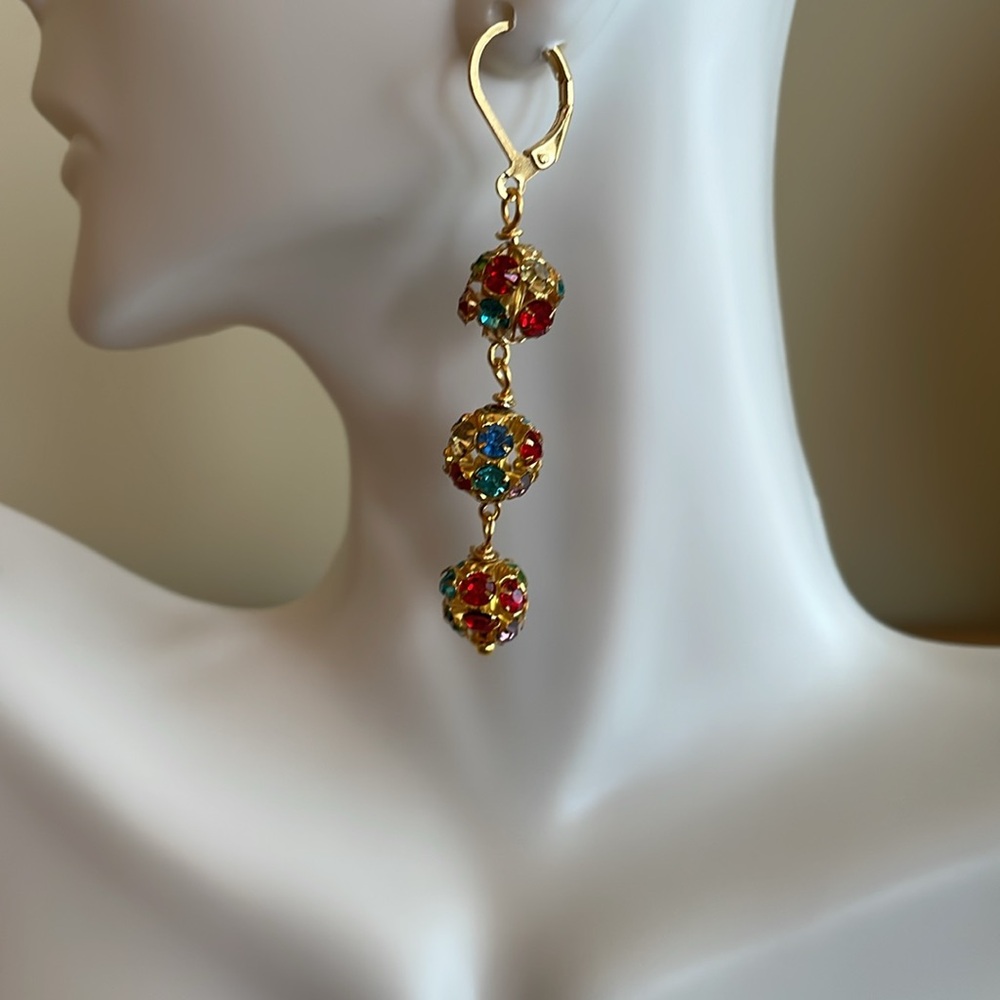 HAND CRAFTED SPARKLING BALL DROP PIERCED EARRINGS WITH MULTI COLORED CRY… - Picture 3 of 12